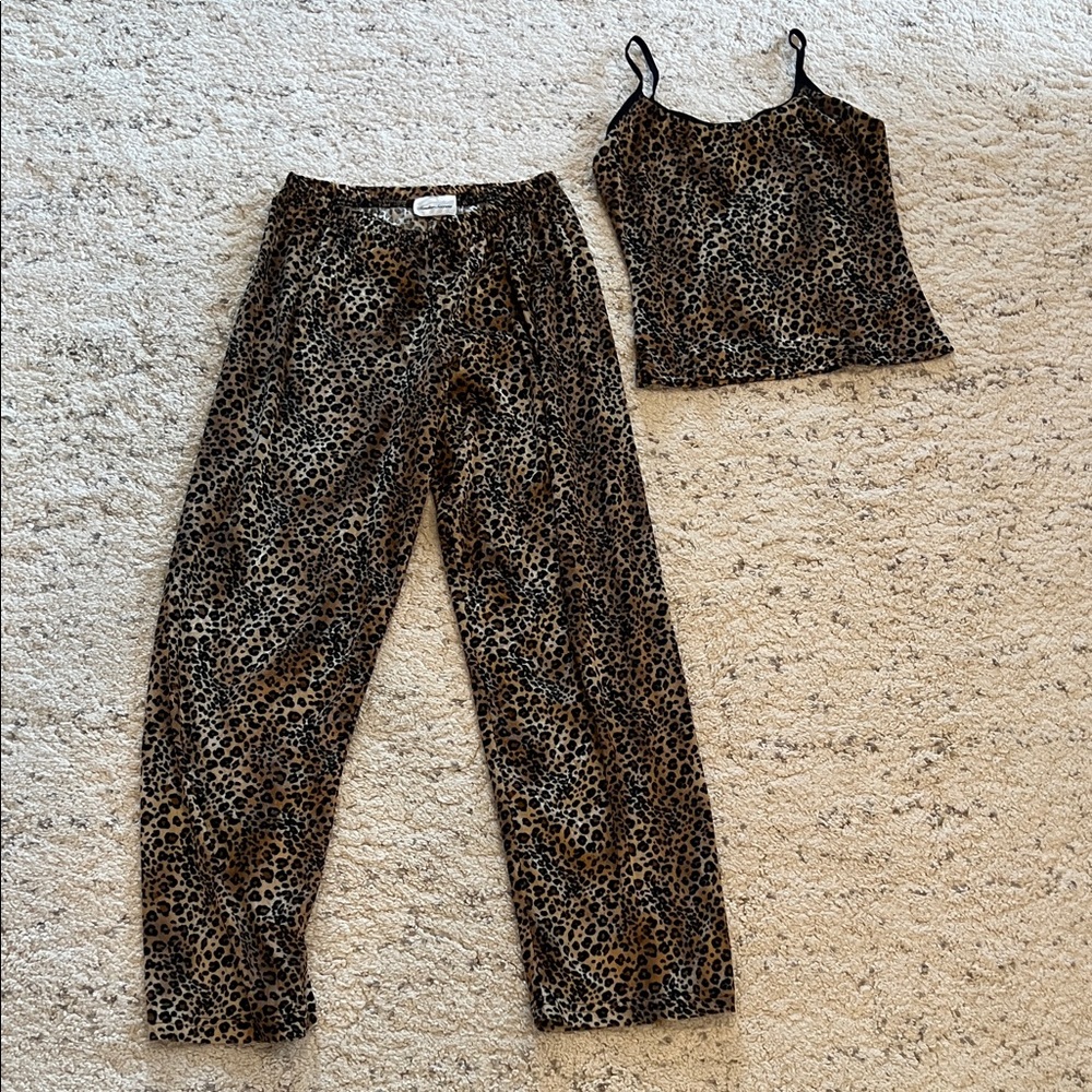 Leopard Print Velour Pajama Set size Small
